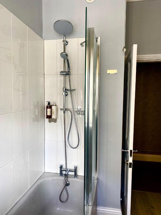 Merewyke Boutique Luxury Family Apartment Sleeps 4 , Central Location 윈더미어 외부 사진